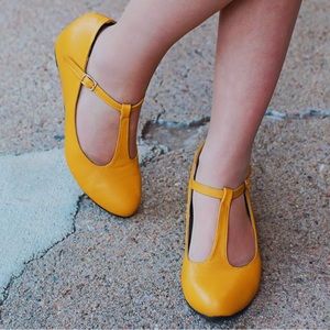 Chase & Chloe Bobby Mustard Wedge 8.5